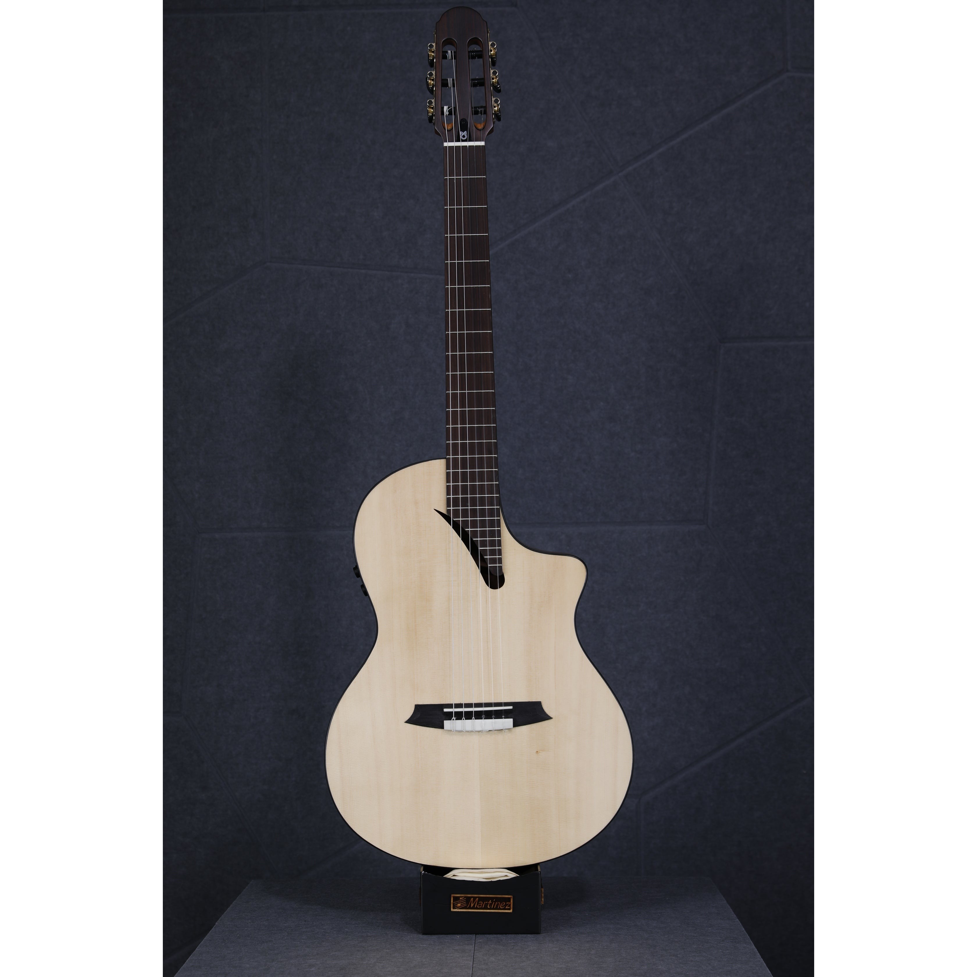 Đàn Guitar Classic Martinez MSCC-14MH Junior Size 3/4-Mai Nguyên Music