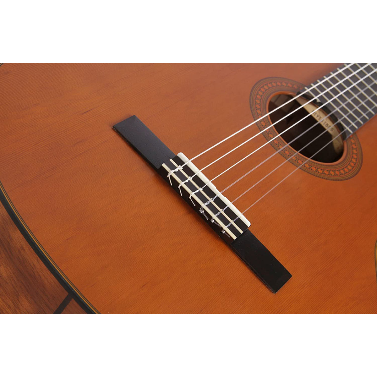 Đàn Guitar Classic Yamaha CG122MC-Mai Nguyên Music