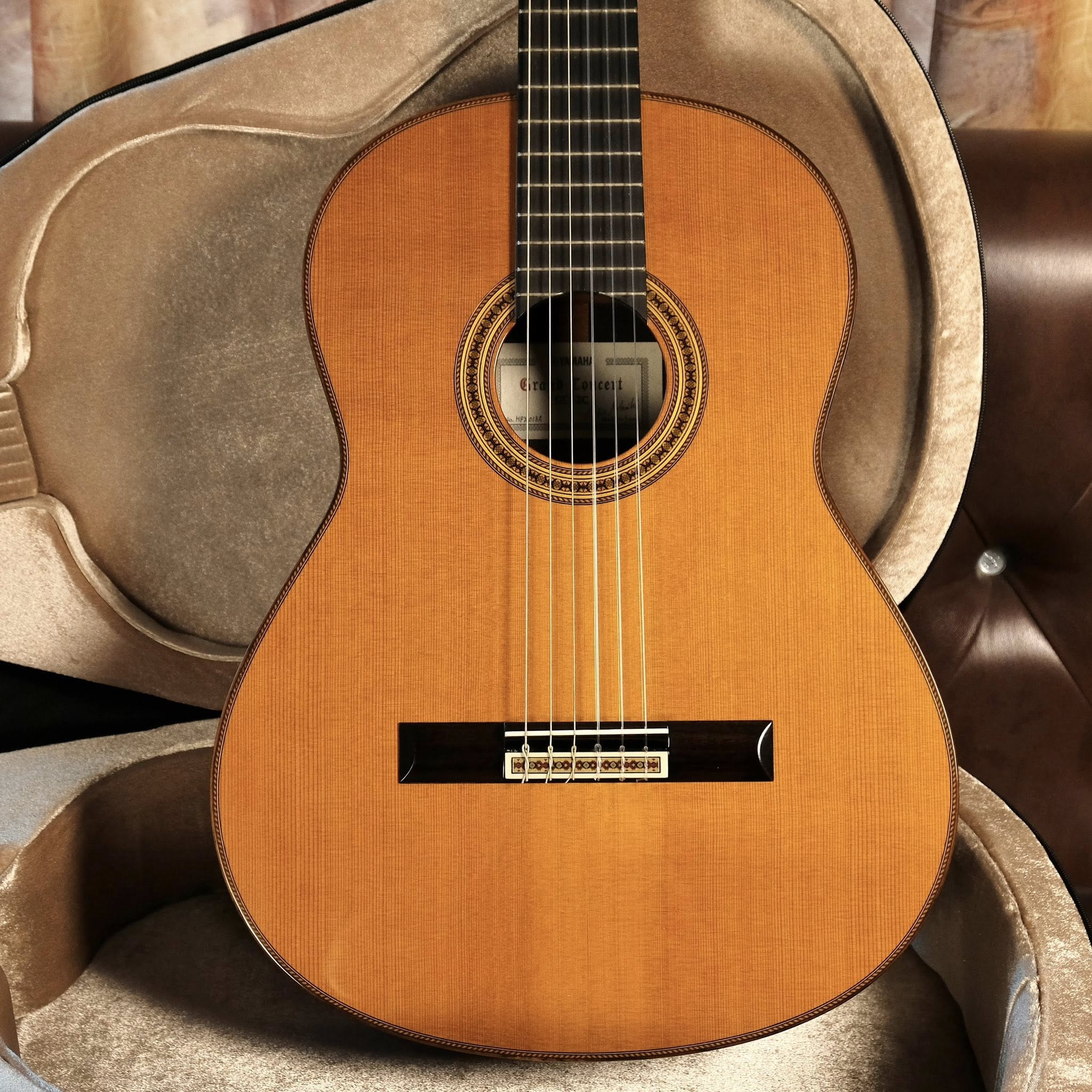 Đàn Guitar Classic Yamaha GC42C-Mai Nguyên Music