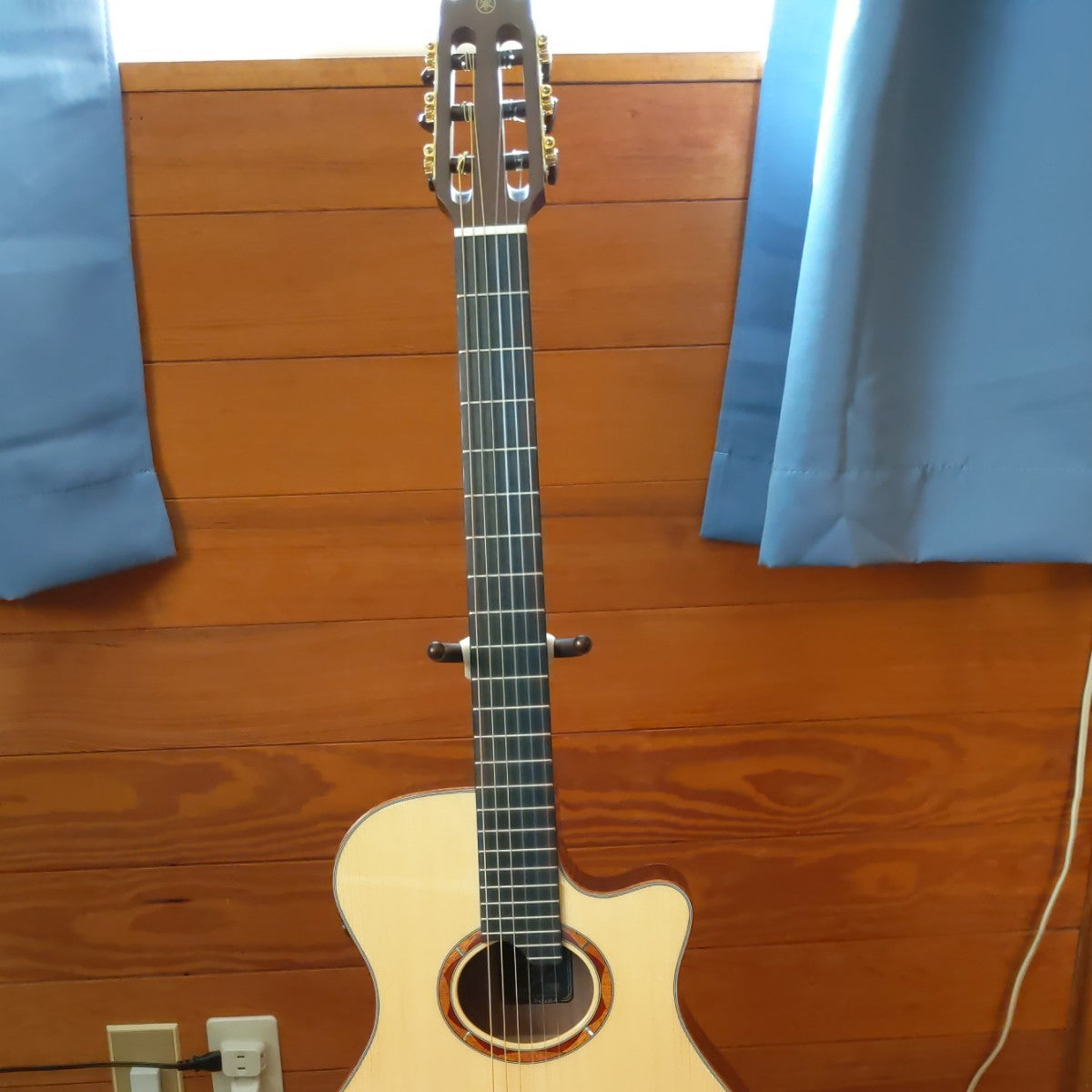 Đàn Guitar Classic Yamaha NTX5-Mai Nguyên Music