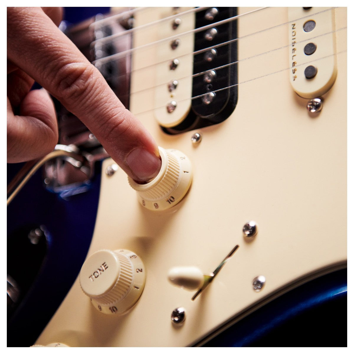 Đàn Guitar Điện Fender American Ultra Stratocaster HSS, Rosewood Fingerboard-Mai Nguyên Music