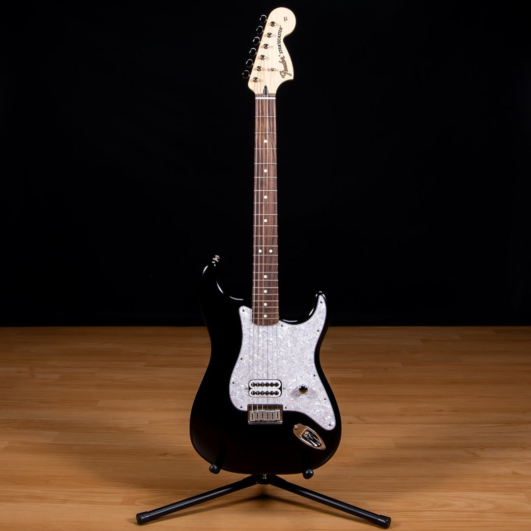 Đàn Guitar Điện Fender Artist Tom DeLonge Stratocaster, Slab Rosewood Fingerboard-Mai Nguyên Music