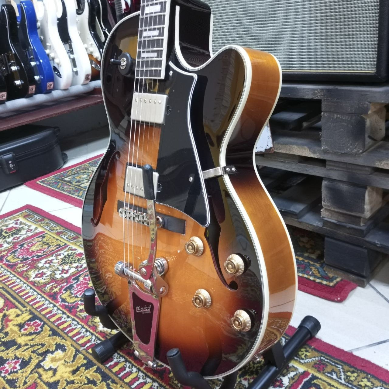 Đàn Guitar Điện Hollow Body Cort Yorktown-BV-Mai Nguyên Music