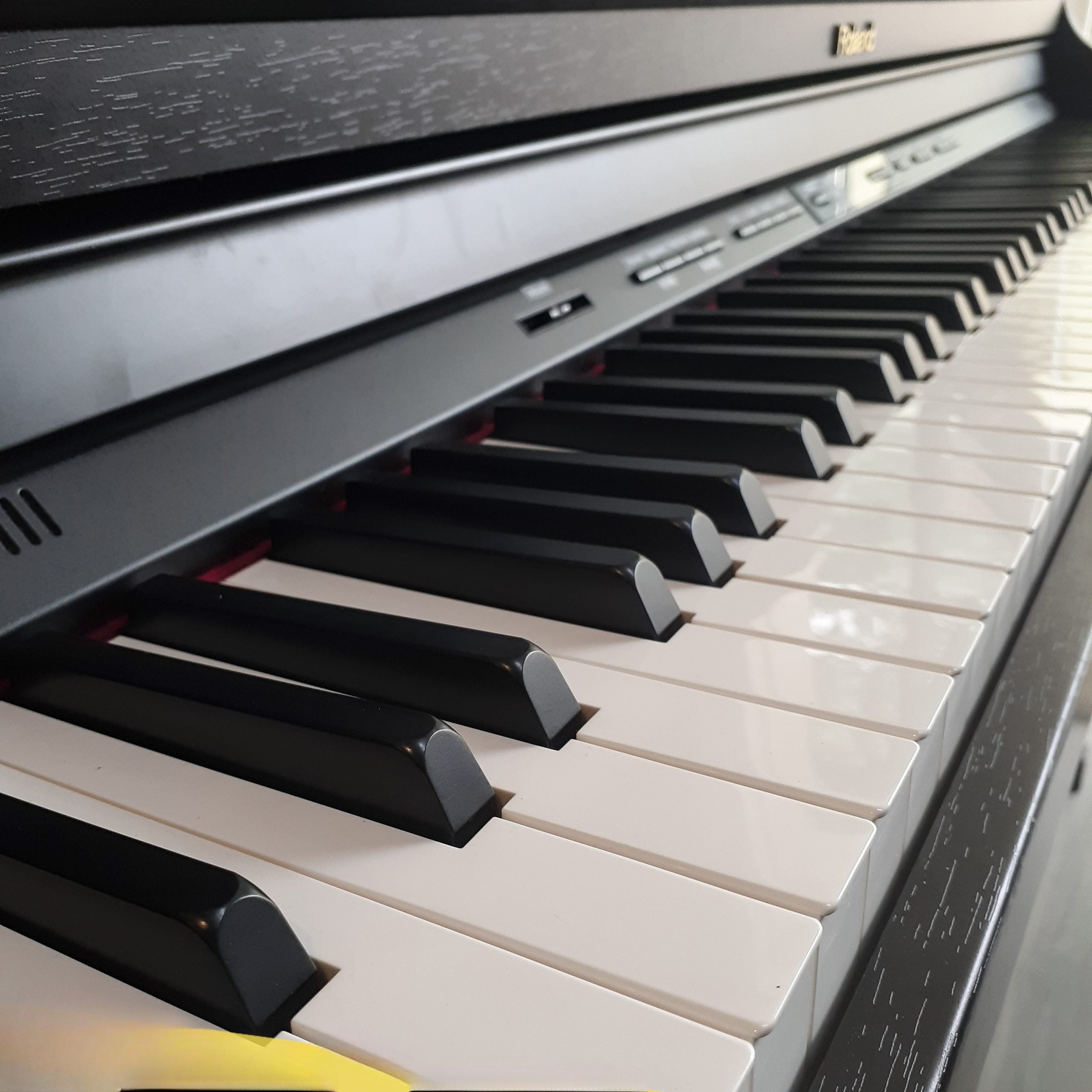 Đàn Piano Điện Roland HP-302 - Qua Sử Dụng-Mai Nguyên Music