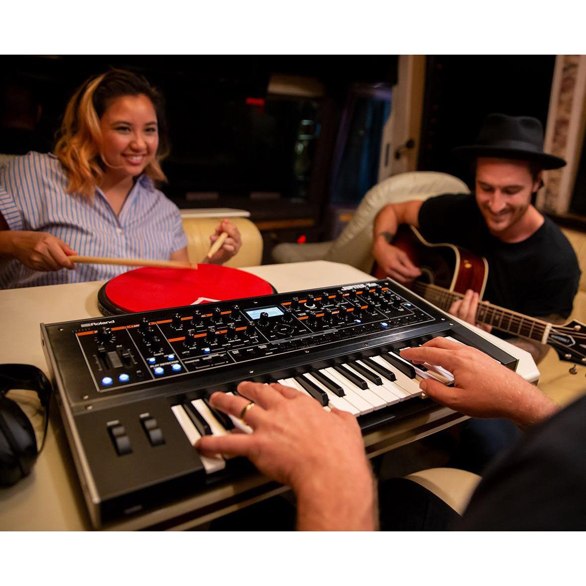 Đàn Synthesizer Roland Jupiter-Xm-Mai Nguyên Music