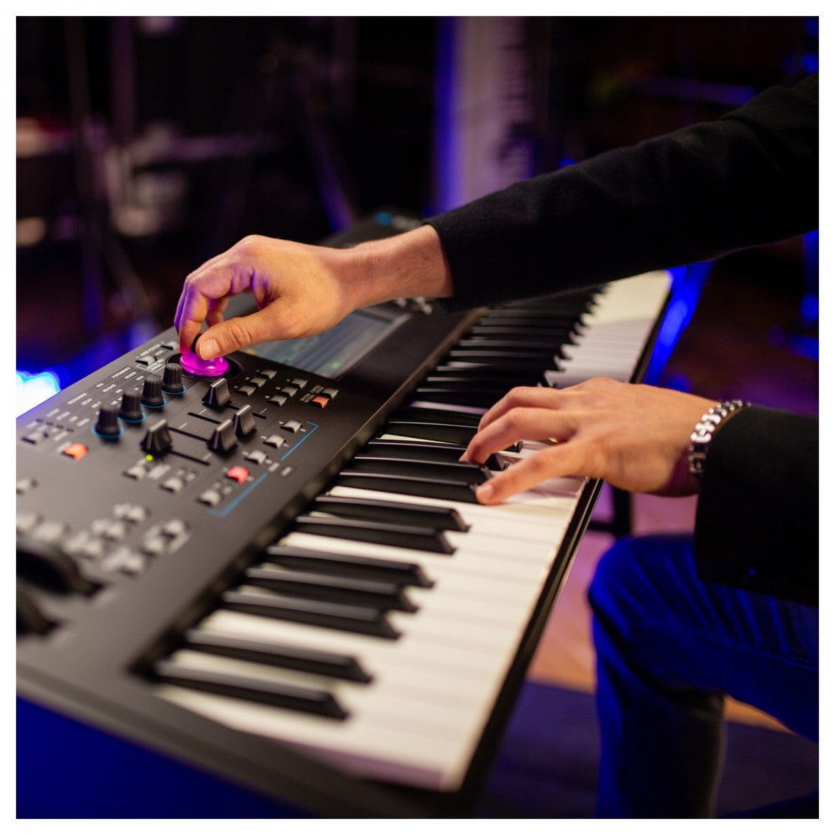 Đàn Synthesizer Yamaha MODX6+ 61-Phím-Mai Nguyên Music