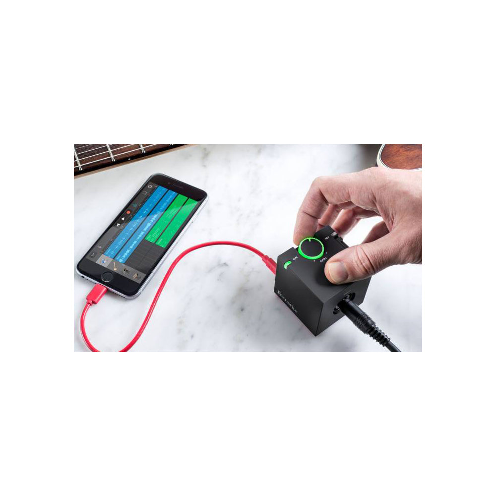 Focusrite iTrack One Microphone Preamp And Instrument Input For iPhone and iPad-Mai Nguyên Music