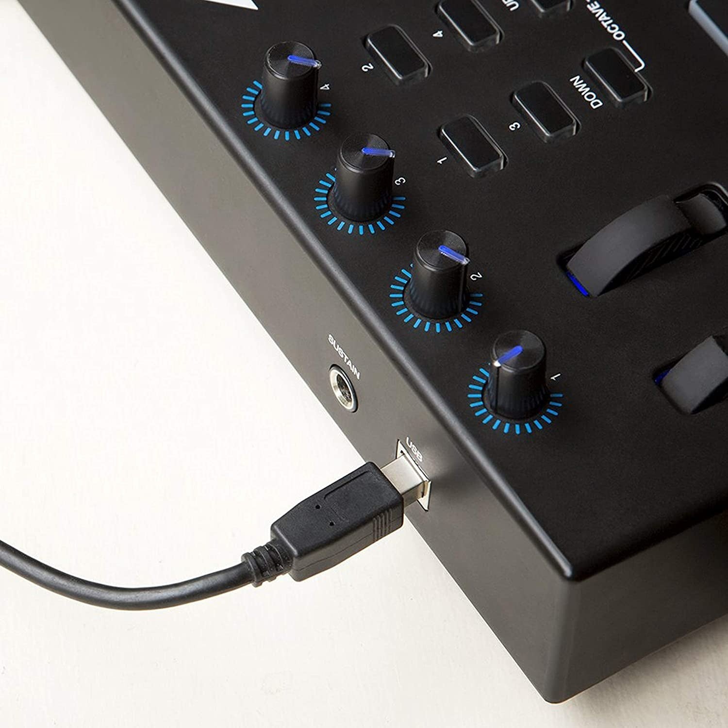 MIDI Keyboard Controller Alesis V25-Mai Nguyên Music