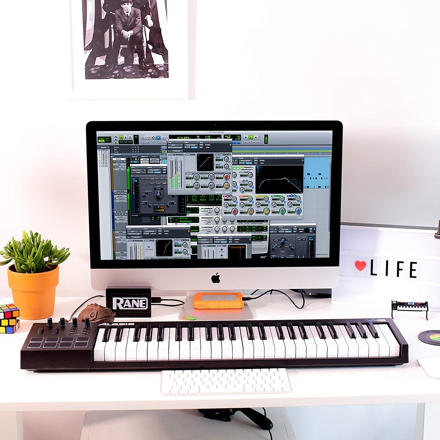 MIDI Keyboard Controller Alesis V49-Mai Nguyên Music