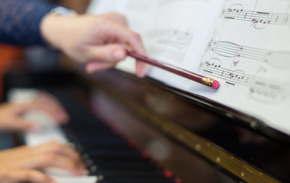 Giải Đáp Cho Giáo Viên Piano: Cách Dạy Thị Tấu Hiệu Quả Và Không Nhàm Chán