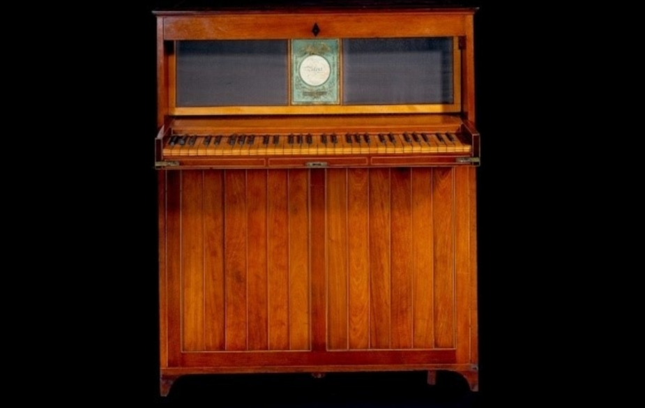 Ai Là Người Phát Minh Ra Đàn Piano Đứng (Upright Piano)?