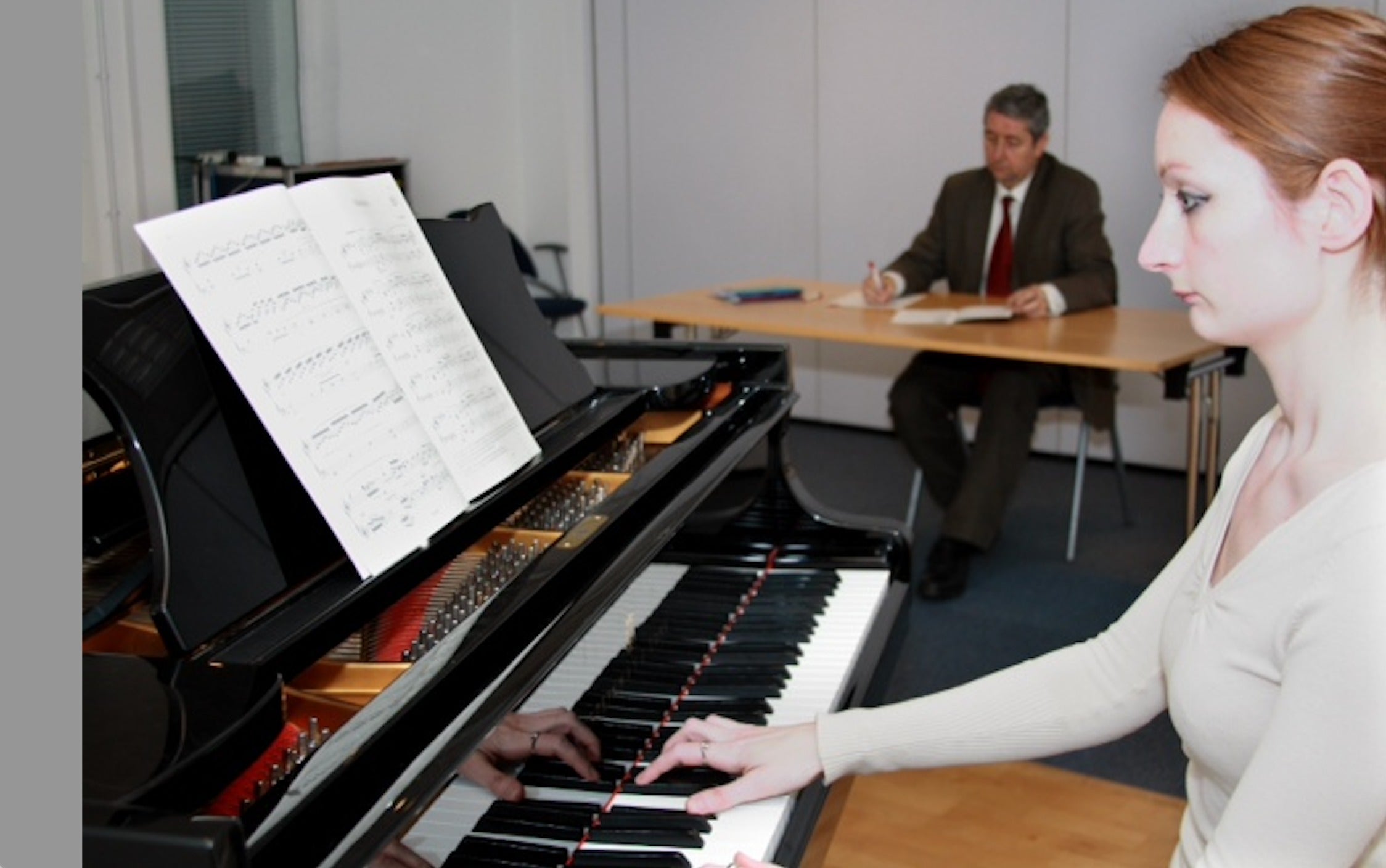 Những Cách Vượt Qua Nỗi Sợ Khi Thi Piano