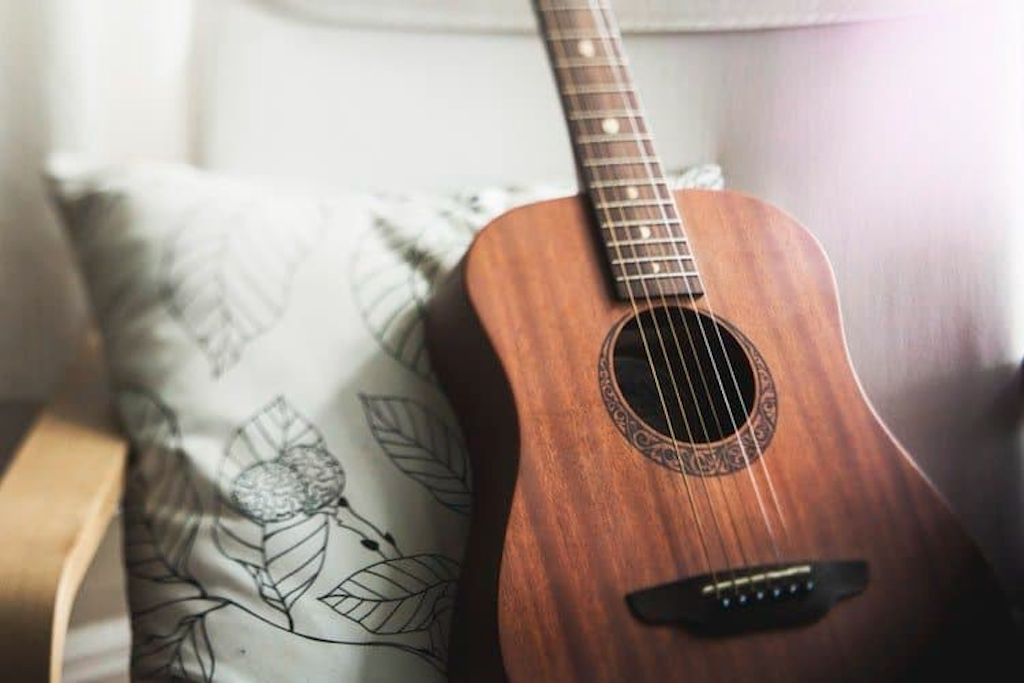 Cách Tìm Đàn Guitar Acoustic Tốt Nhất Dành Cho Bạn