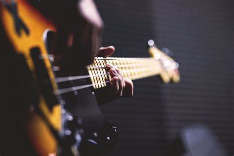 11 Cây Đàn Guitar Bass Tốt Nhất