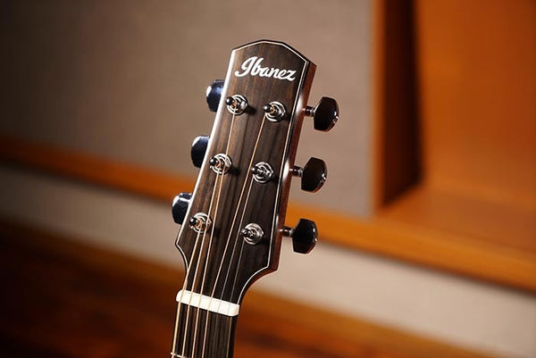 Headstock thiết kế với hình dạng côn trên Ibanez AAD50CE