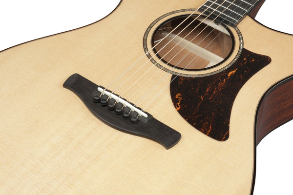 Mặt đàn gỗ vân sam Sitka nguyên khối trên Ibanez AAM700CE