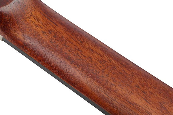 Cần đàn gỗ Okoume và mặt bàn phím gỗ Purpleheart mang lại khả năng chơi mượt mà