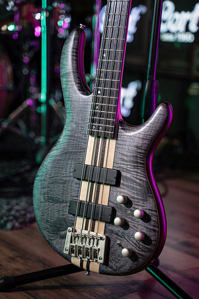 Đàn Guitar Bass 4-dây Cort A4 Plus FMMH có cấu trúc cần đàn xuyên qua thân
