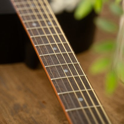 Đàn Guitar Acoustic Cort AD810 có dây bọc