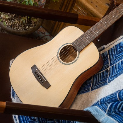 Đàn Guitar Acoustic Cort AD Mini có kích thước size 3/4