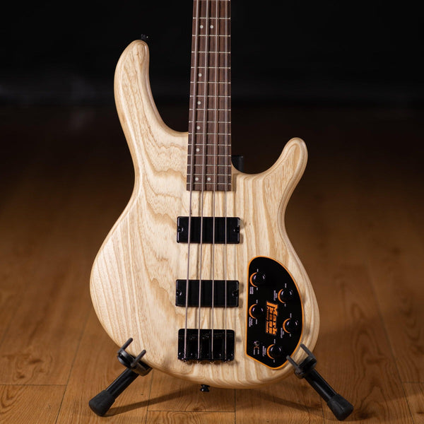 Đàn Guitar Bass 4-dây Cort Action DLX AS có hình dáng đàn công thái học