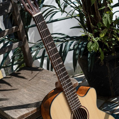 Đàn Guitar Classic Cort CEC3 có chiều dài thang âm 648mm