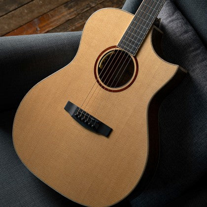 Đàn Guitar Acoustic Cort Little Forest Angel có kiểu dáng thân dàn Auditorium