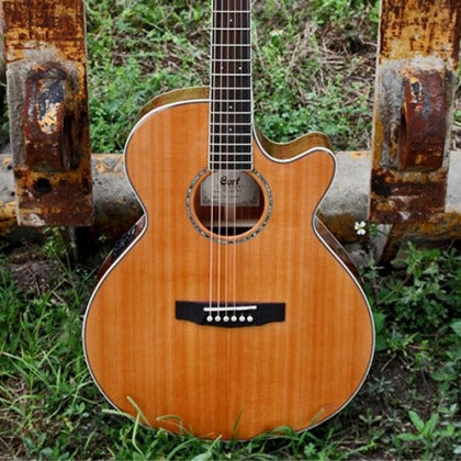 Đàn Guitar Acoustic Cort SFX-CED có mặt trên bằng gỗ tuyết tùng cedar nguyên khối