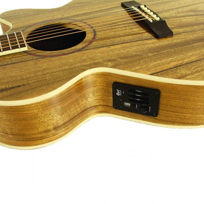 Đàn Guitar Acoustic Cort SFX-DAO có chiều sâu cơ thể là 83x83mm