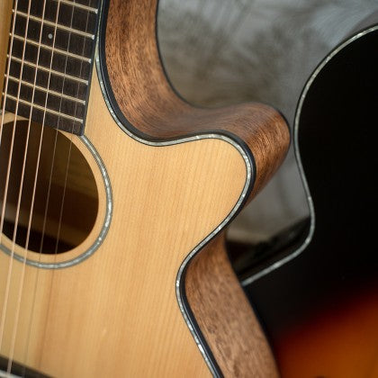 Đàn Guitar Acoustic Cort SFX-E có chiều sâu thân đàn nhỏ 83x83mm