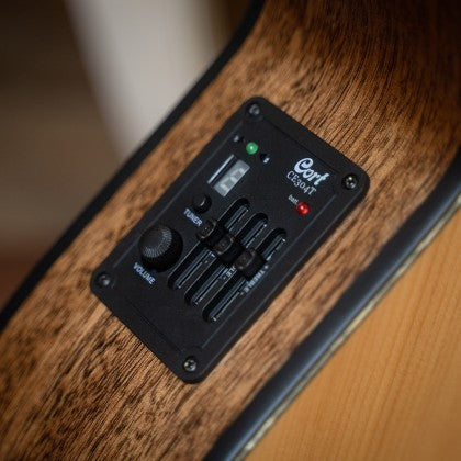 Đàn Guitar Acoustic Cort SFX-E được trang bị bộ tiền khuếch đại CE304T
