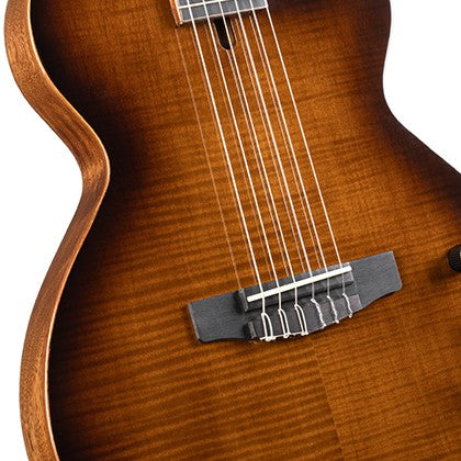 Đàn Guitar Điện Silent Cort Sunset Nylectric DLX có mặt đàn bằng gỗ vân sam trên thân đàn gỗ mahogany