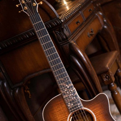 Đàn Guitar Acoustic Limited Edition Cort The Black Tree có thang âm và chiều rộng lược đàn mới