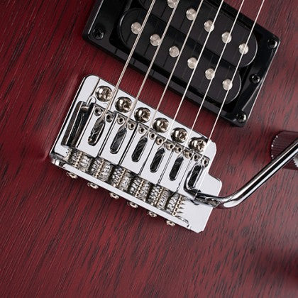 Đàn Guitar Điện Cort X100 có tremolo vintage 6 vít