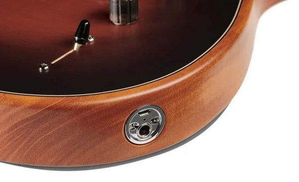 Pin sạc USB của Acoustasonic Tele có nghĩa là không có 9V để cắm vào và rút ra.