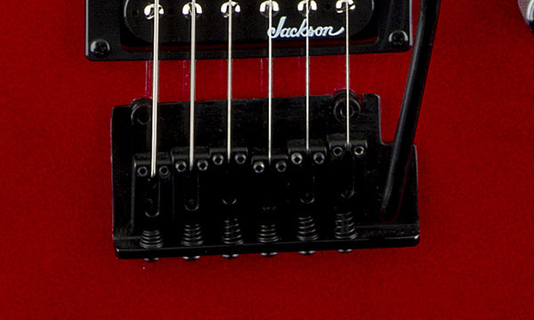 Ngựa đàn tremolo 2-điểm trên Jackson JS Series Dinky JS11