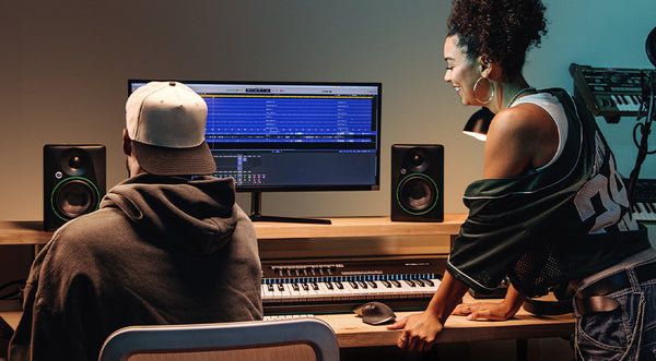Mackie CR8SBT studio