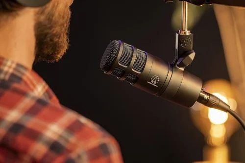 podcast hoặc voice-over