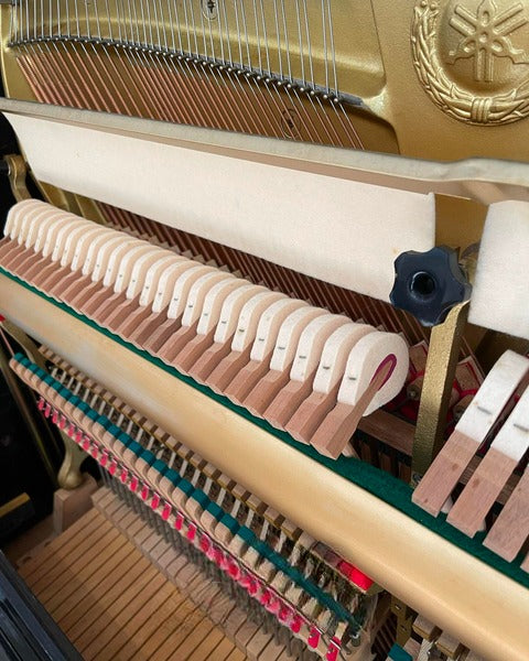 Đàn Piano Cơ Upright Yamaha UX30BL