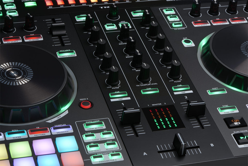 DJ Controller Roland DJ-505 2-channel Serato w/Drum Machine