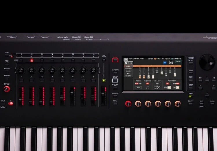 Bộ máy âm thanh Virtual ToneWheel của Roland mô phỏng chính xác quy trình tạo âm của những cây đàn organ cổ điển, bao gồm nhiều loại tonewheel, hiệu ứng gõ phím (key click), âm vọng (leakage), bộ gõ có thể điều chỉnh và nhiều tính năng khác