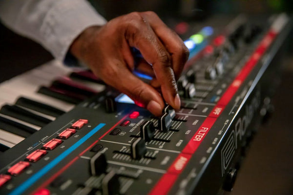 Đàn Synthesizer Roland Juno-X - 61 Phím