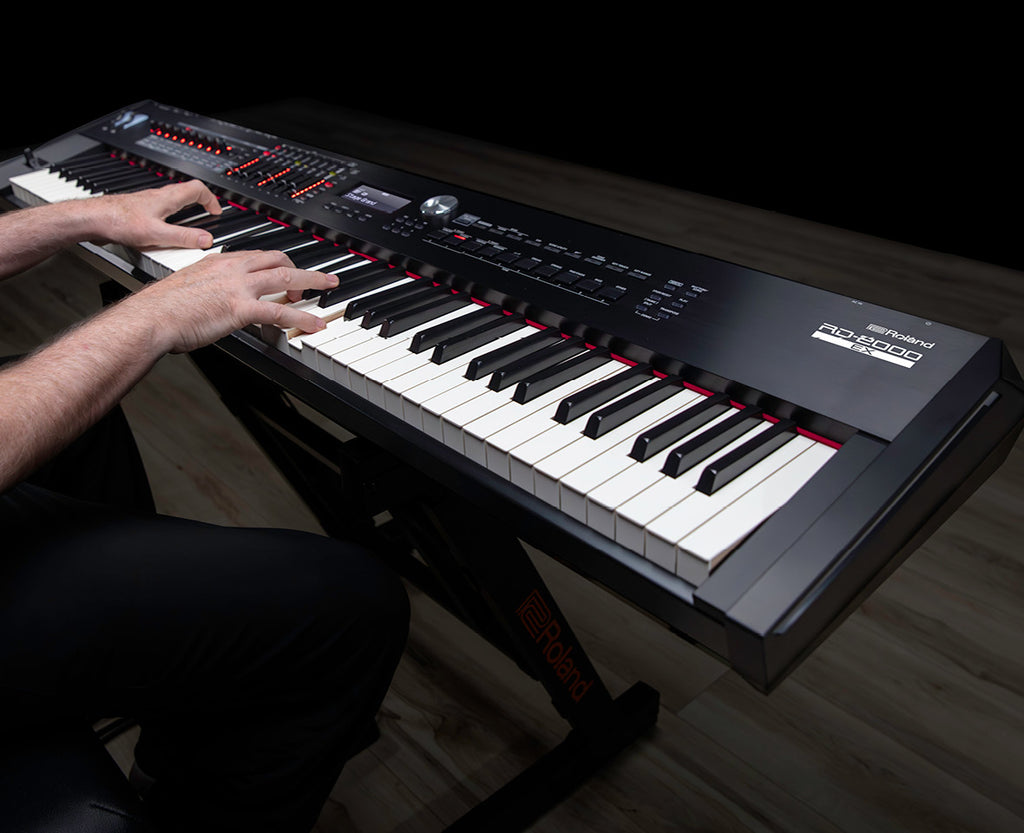 Cảm giác khi chạm vào thật tuyệt vời trên Roland RD-2000EX