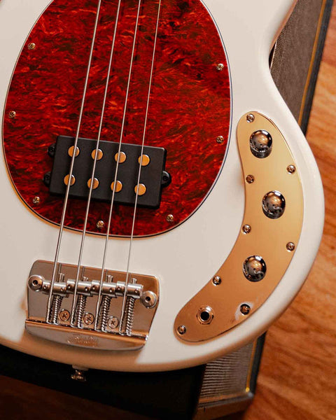 Sterling StingRay Classic Ray24CA pick up