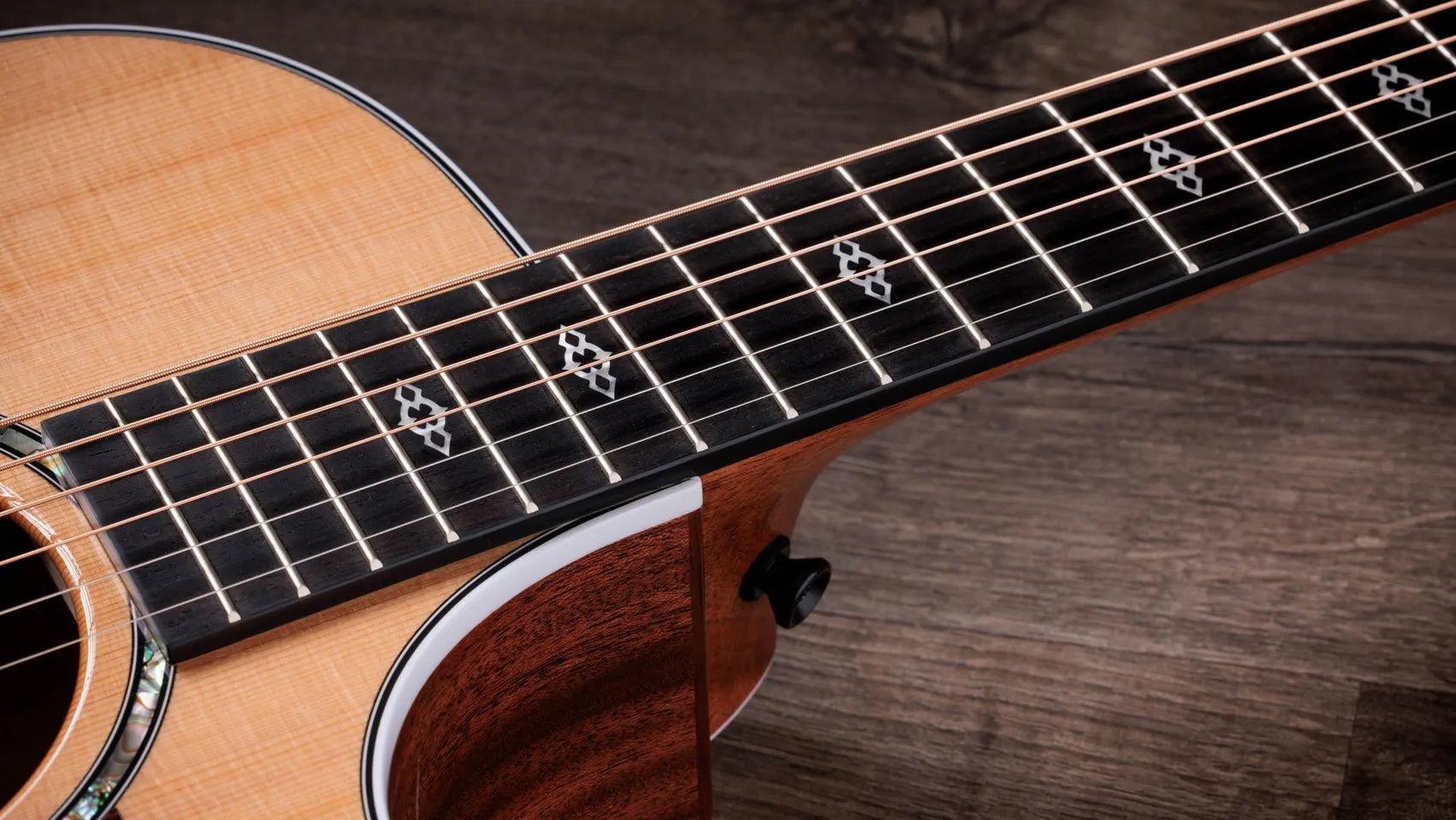 Đàn Guitar Acoustic Taylor Next Generation 512ce - Natural