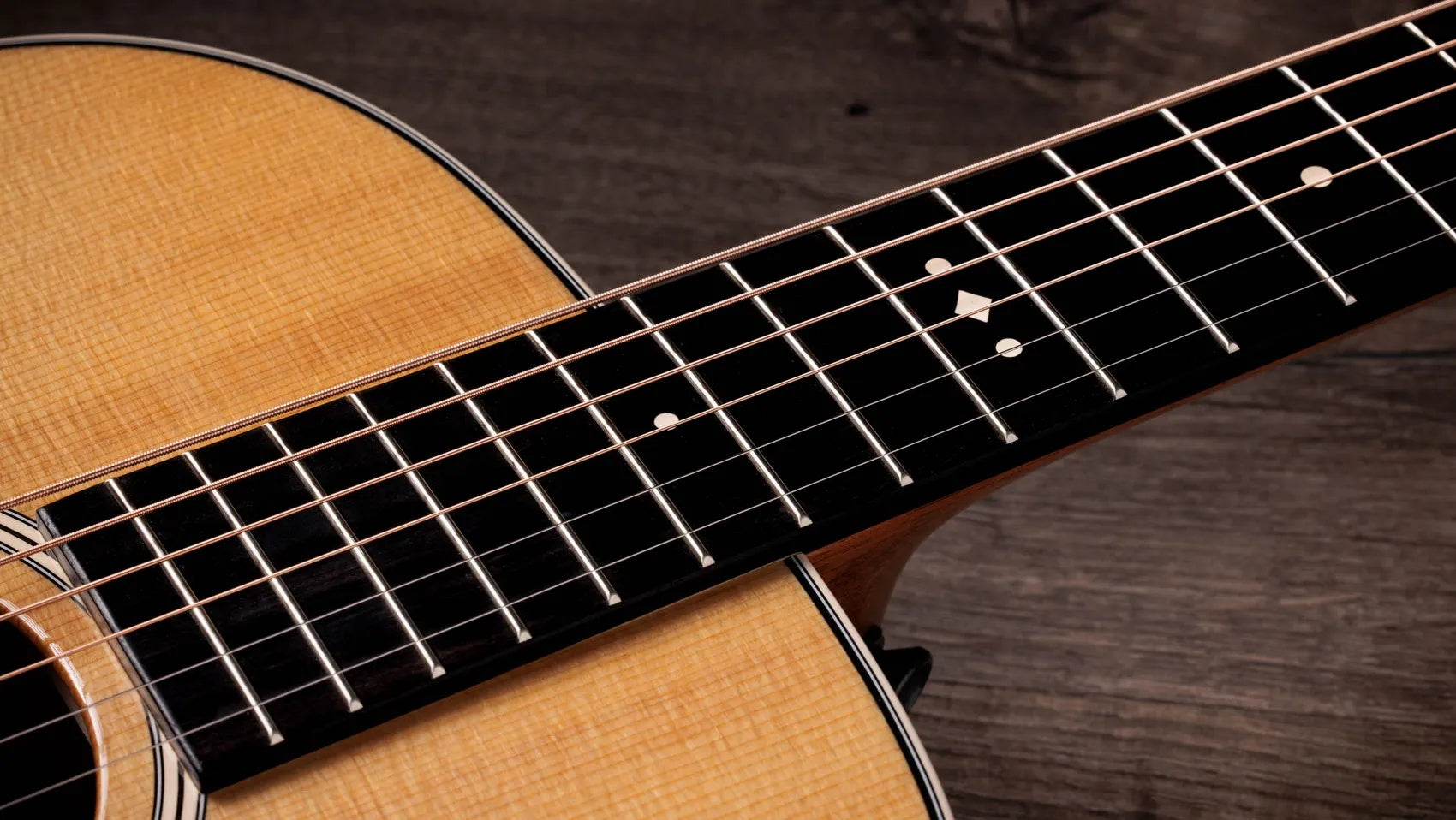Đàn Guitar Acoustic Taylor Gold Label 512e - Natural