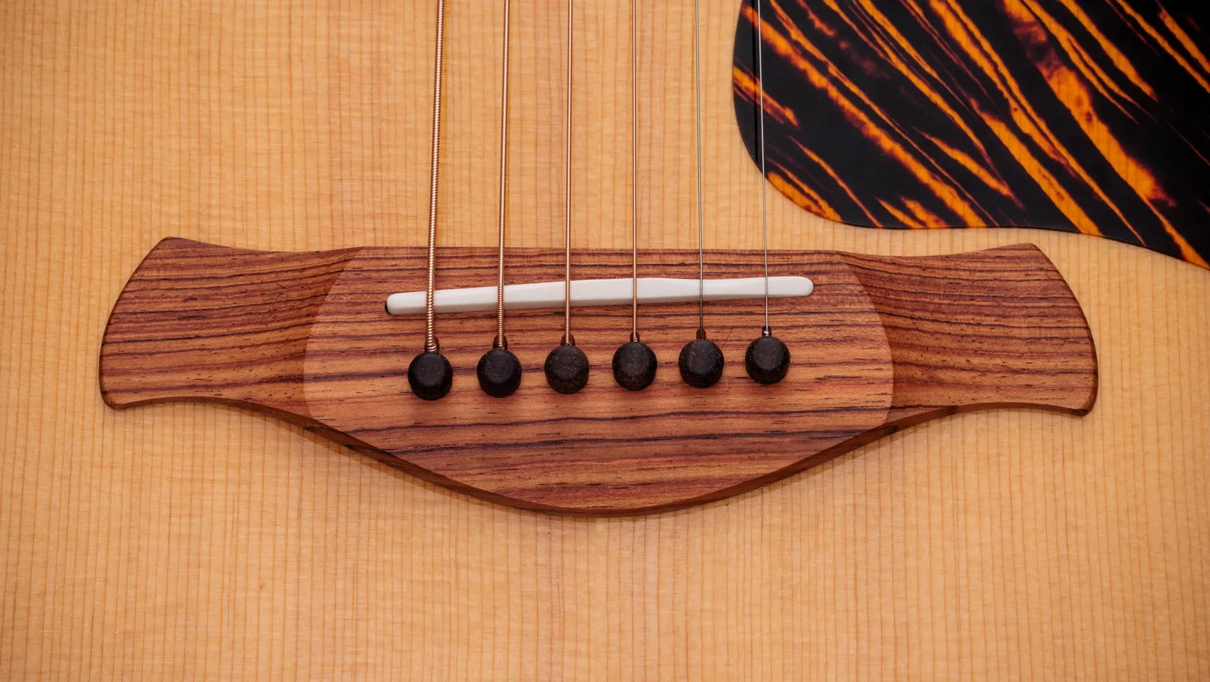 Đàn Guitar Acoustic Taylor Gold Label 512e - Natural