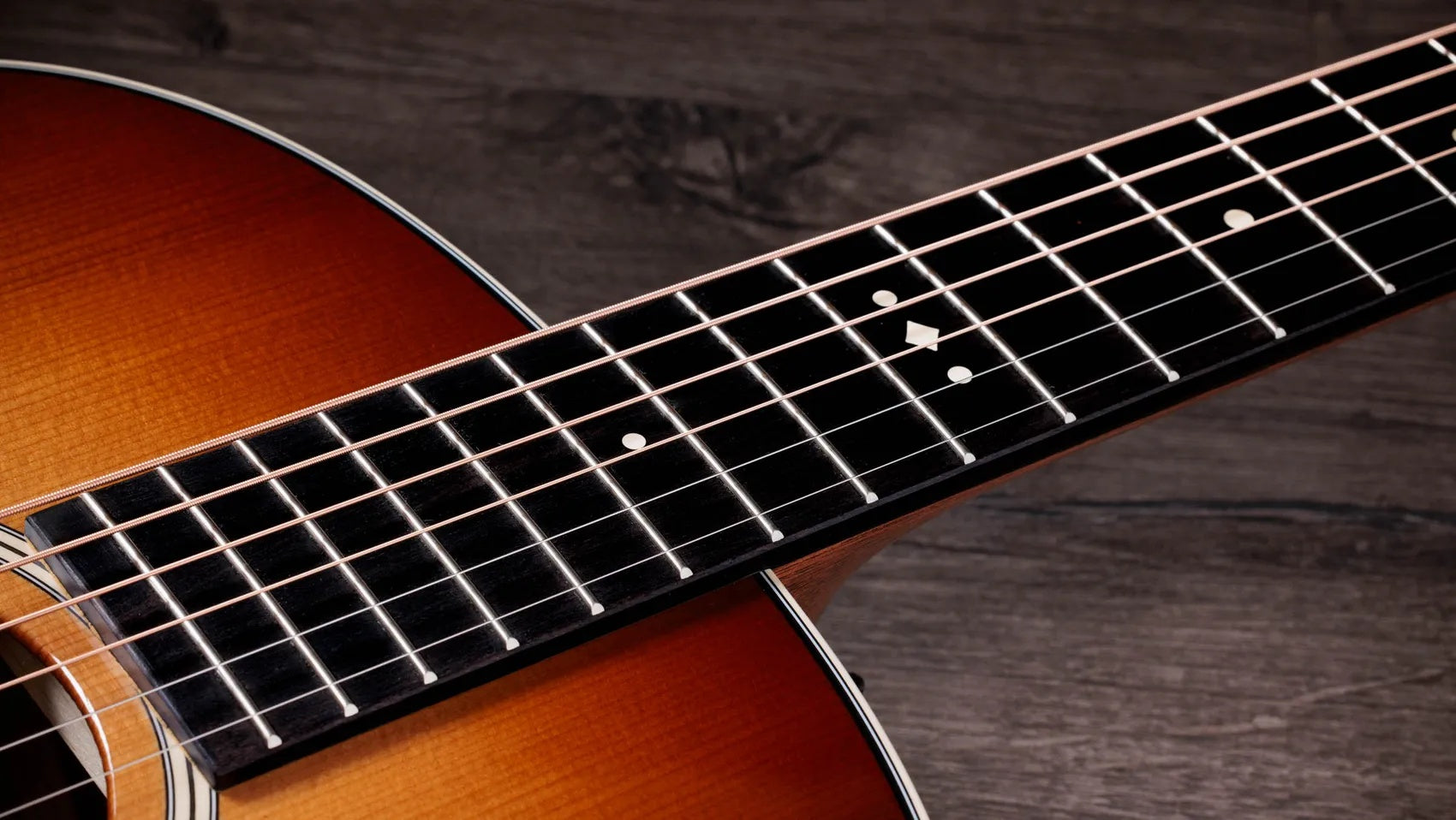 Đàn Guitar Acoustic Taylor Gold Label 514e