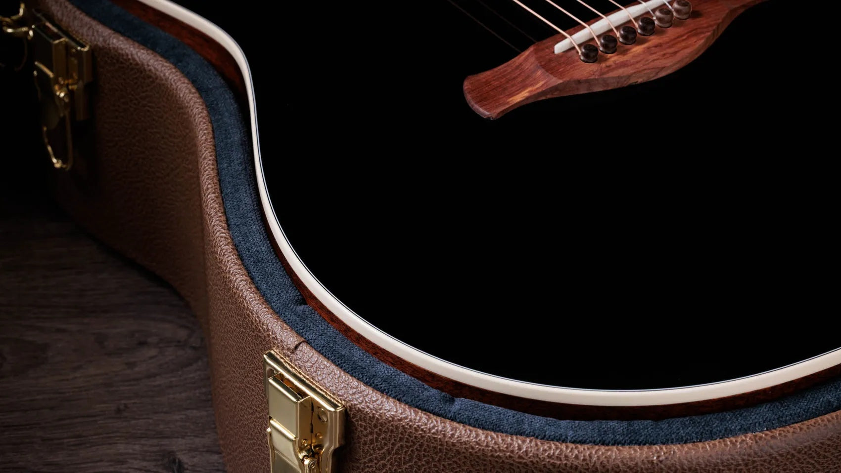 Đàn Guitar Acoustic Taylor Gold Label 517e