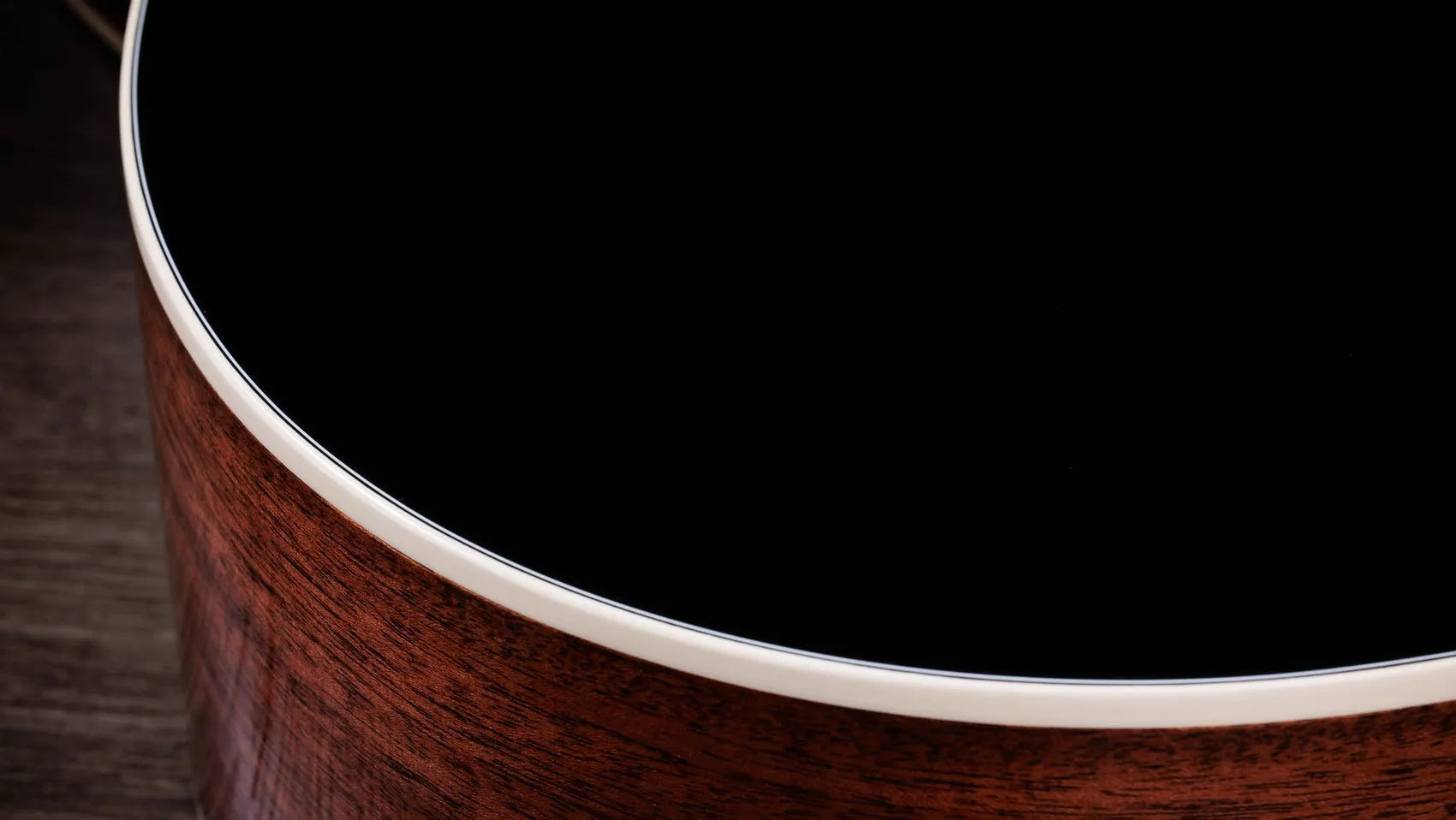 Đàn Guitar Acoustic Taylor Gold Label 517e